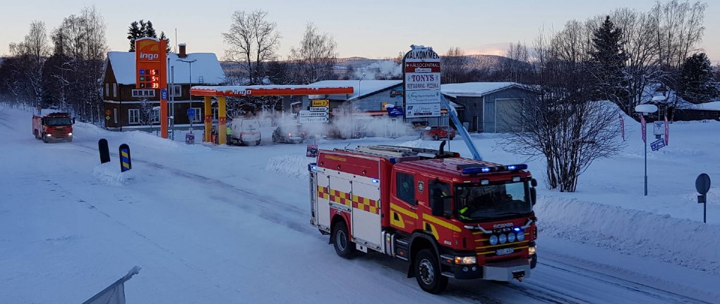 LYCKLIG BRAND PÅ STORHOGNA<br>